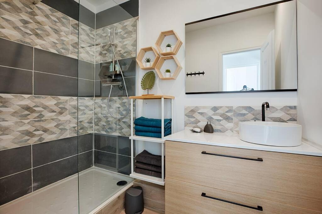 Joli T3 Avec Balcon - Gare St-Charles A 50 M Appartement Marseilles Buitenkant foto